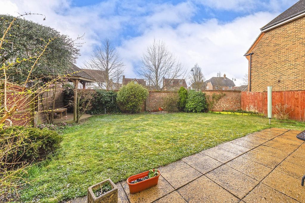Property photo 2 of 16 Garden