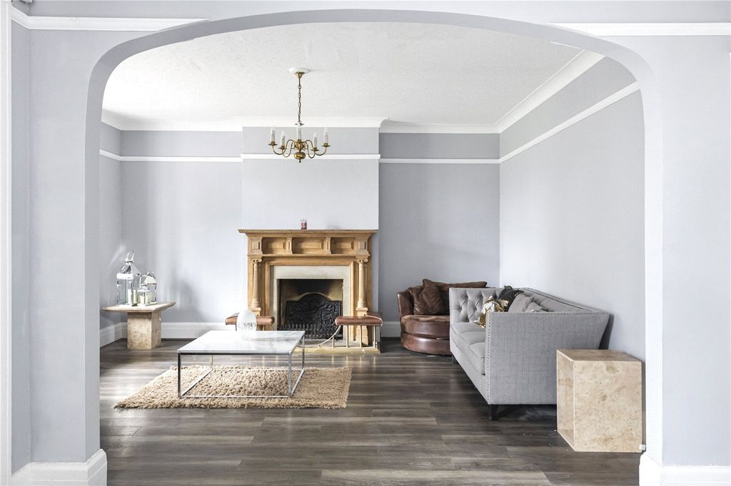 Property photo 3 of 24 Picture No. 66