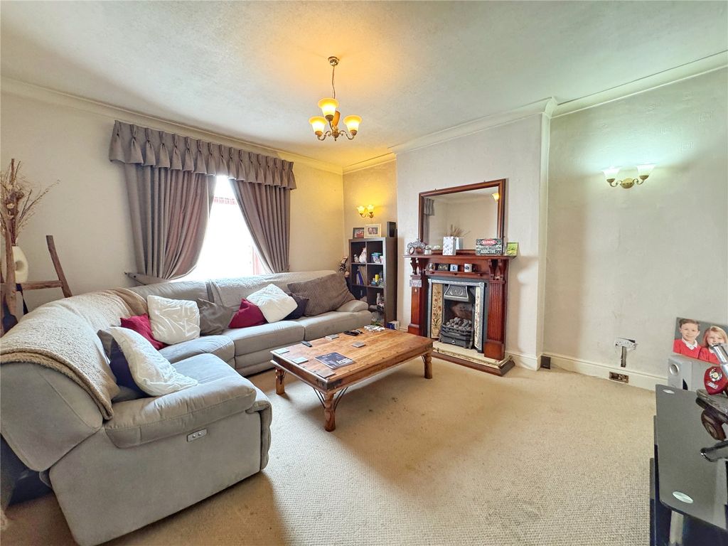 Property photo 2 of 22 Picture No. 24