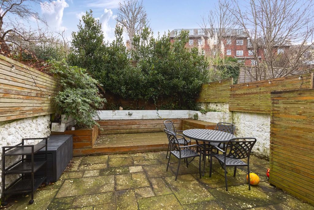 Property photo 2 of 11 Vere Rd_8.Jpg