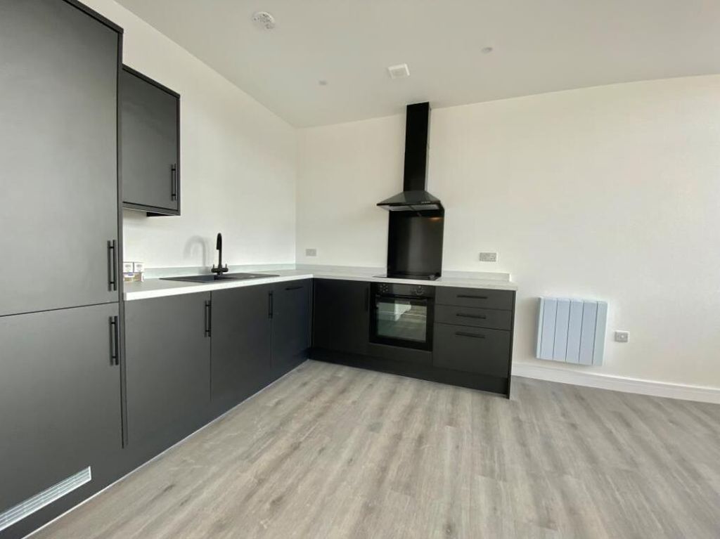 Property photo 3 of 9 Kitchen