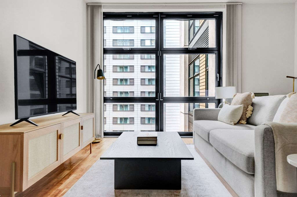 Property photo 1 of 34 Living Room