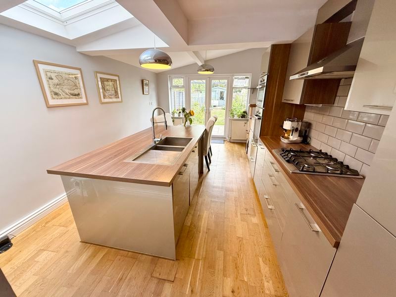 Property photo 2 of 16 Kitchen