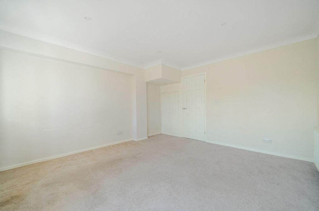 Property photo 3 of 10 1441788-6-69d6790...