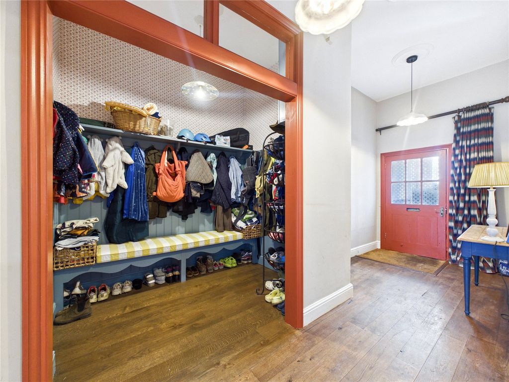 Property photo 3 of 22 Picture No. 02