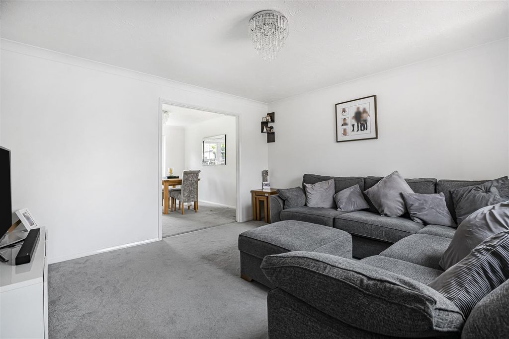 Property photo 3 of 21 6_66015.Jpg