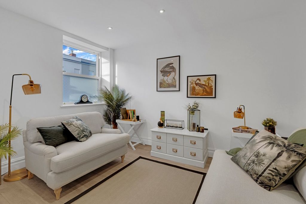 Property photo 3 of 24