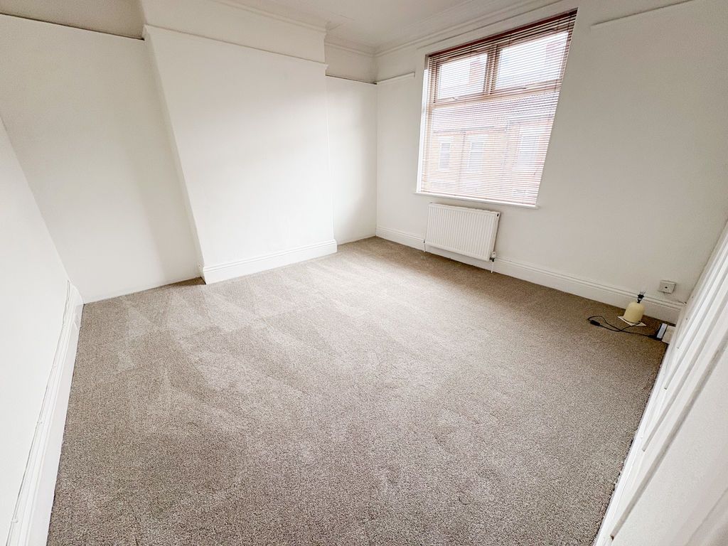 Property photo 3 of 9 Photo 1