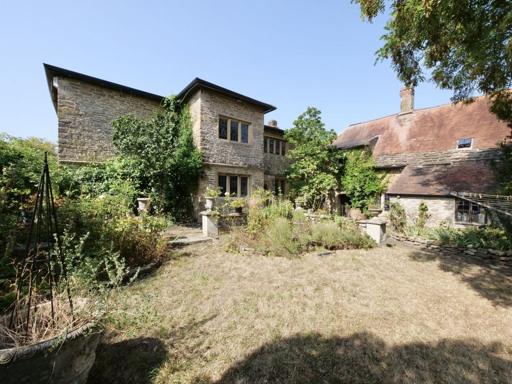 Property photo 1 of 37