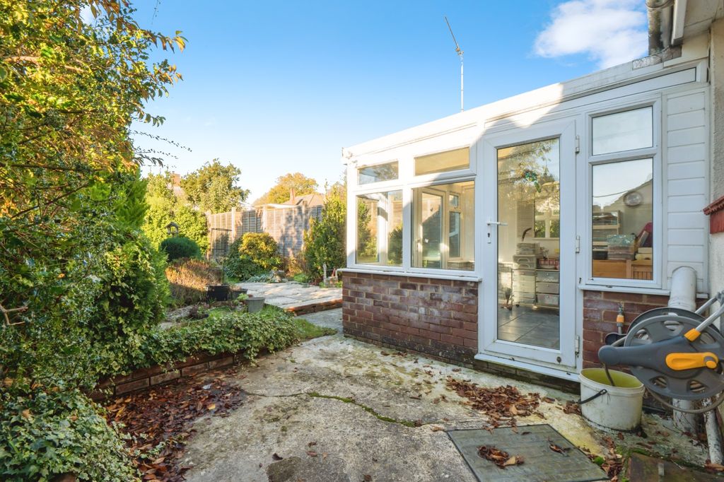 Property photo 2 of 20