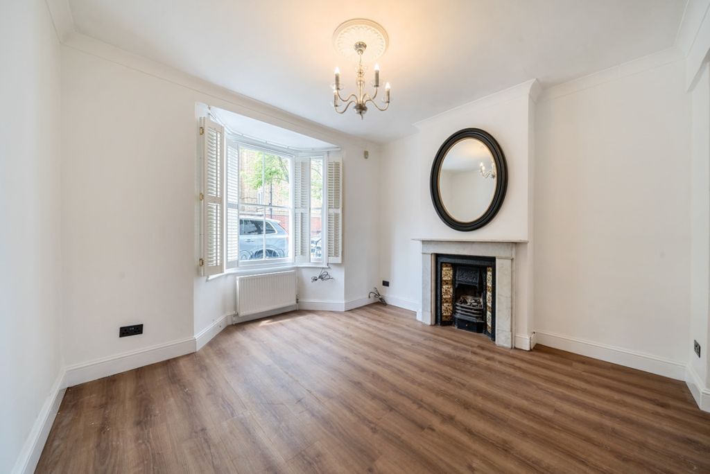 Property photo 1 of 8 987421 (3)