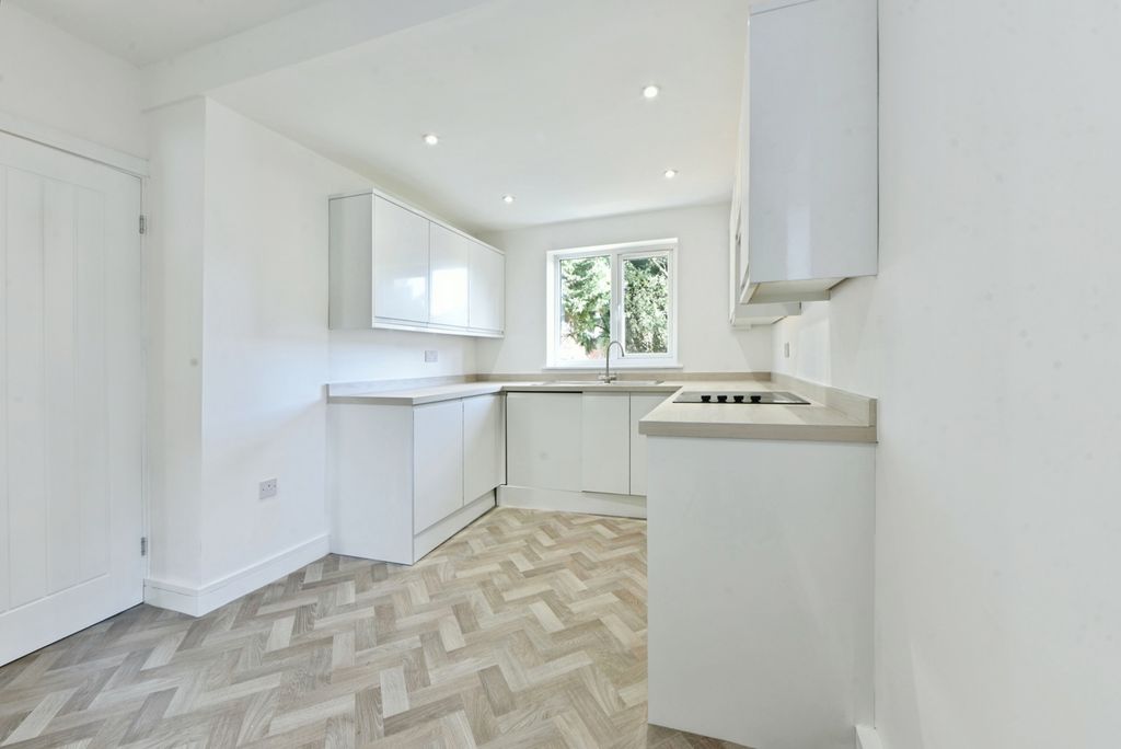 Property photo 3 of 16 Photo