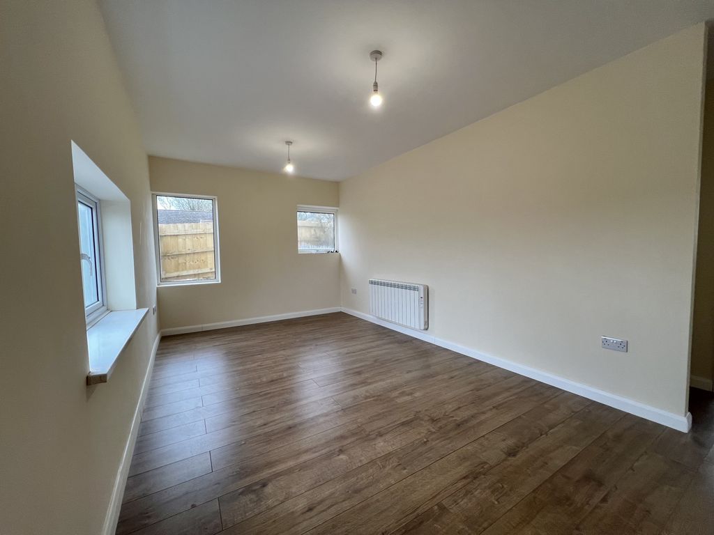Property photo 3 of 12 Gallery