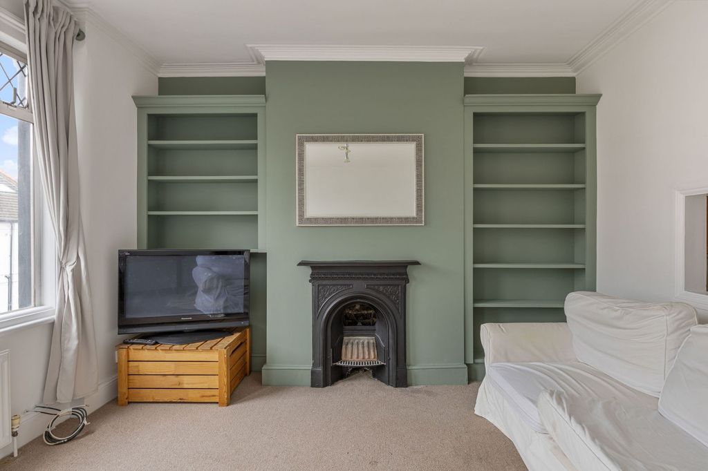 Property photo 3 of 14