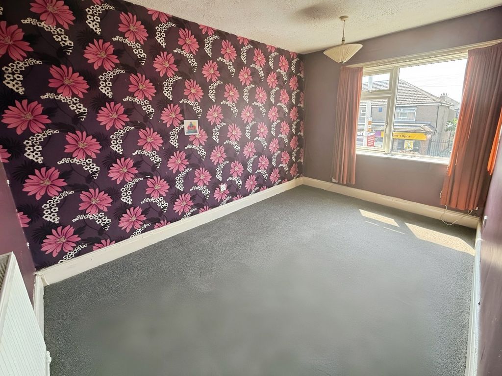 Property photo 3 of 10 Bedroom