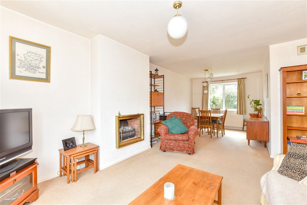 Property photo 3 of 11 Lounge/Dining Room