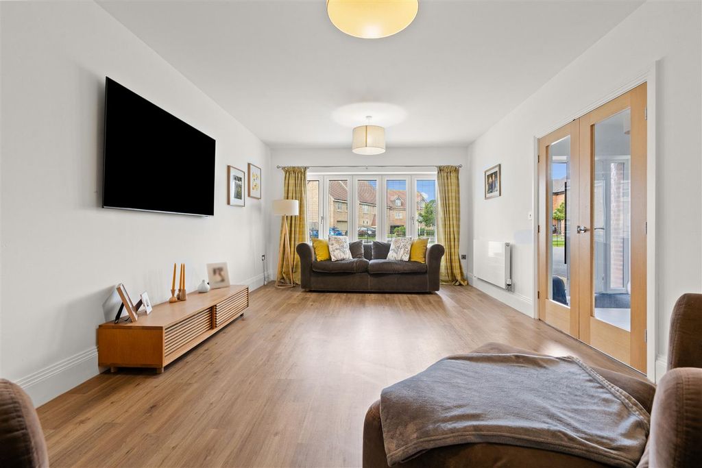 Property photo 2 of 48