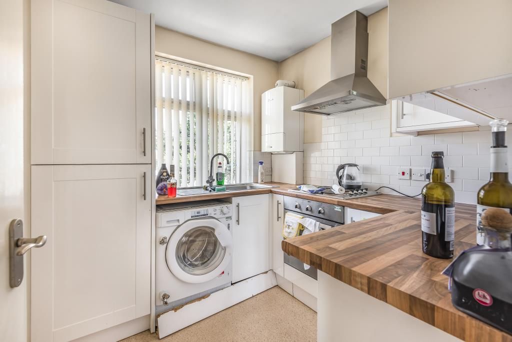 Property photo 2 of 10 Kitchen