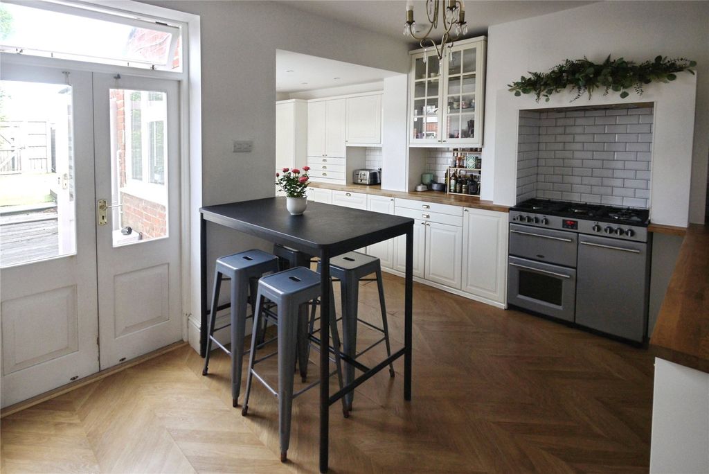 Property photo 2 of 13 Kitchen/Dining Room