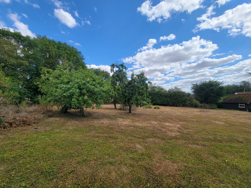 Property photo 2 of 25