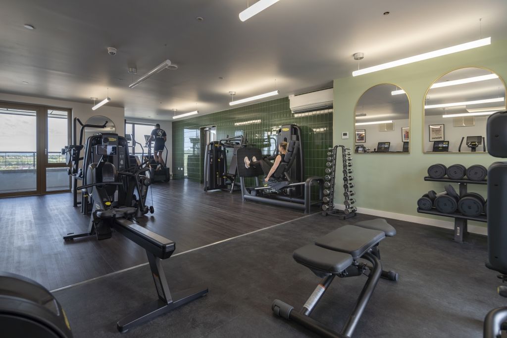 Property photo 2 of 12 MC4194-9423-Hr