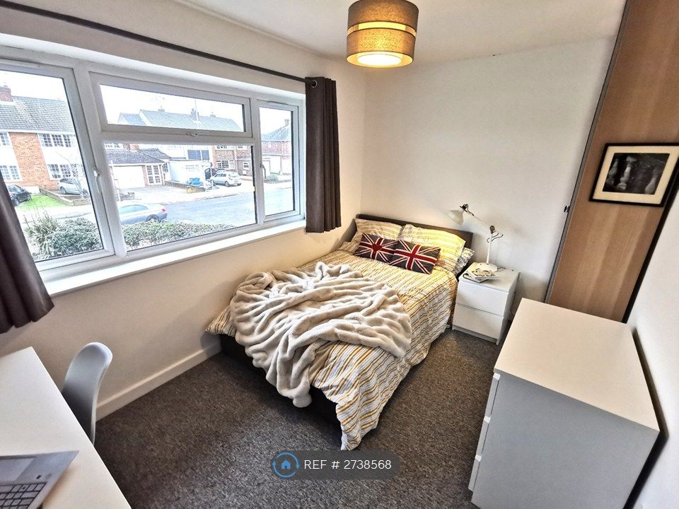 Property photo 1 of 12 Room 4: Double Room (Bathroom Shared With 1 Other)