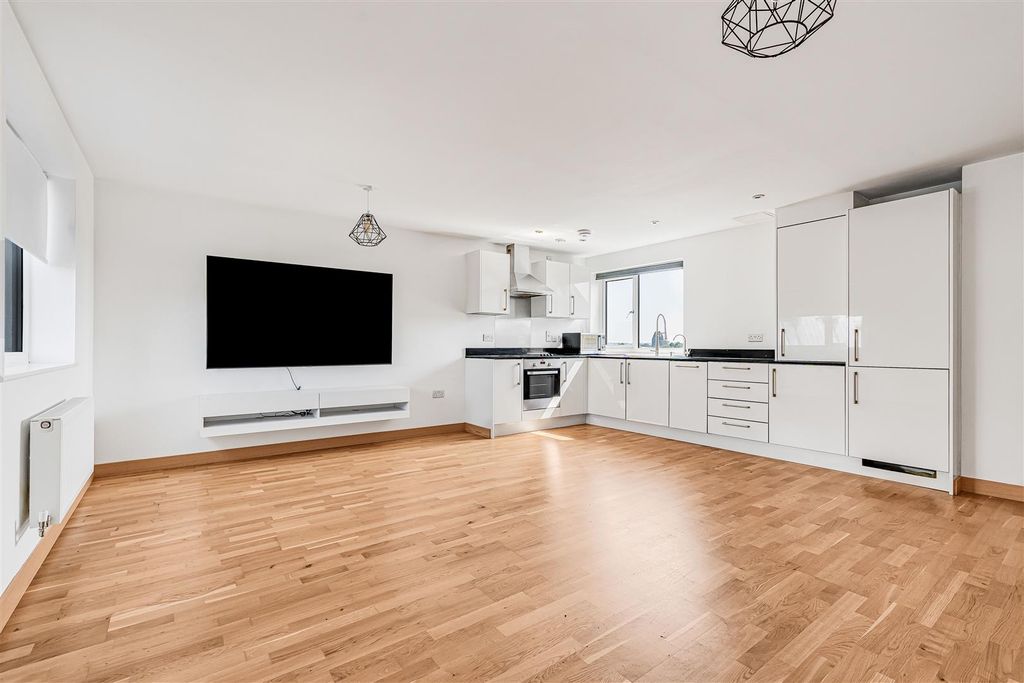 Property photo 2 of 17 4_88150.Jpg