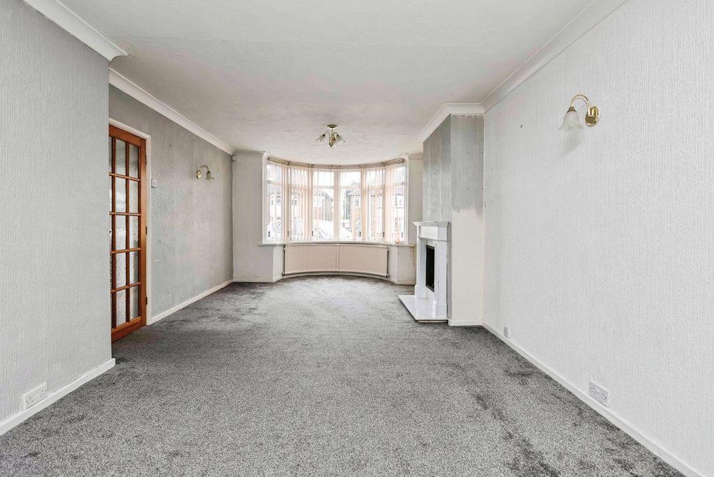 Property photo 2 of 19 Pbox-Img.Jpg