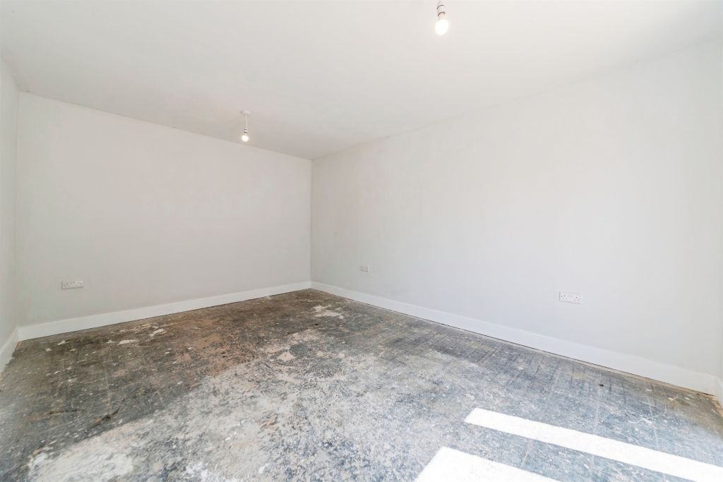 Property photo 3 of 17 Image