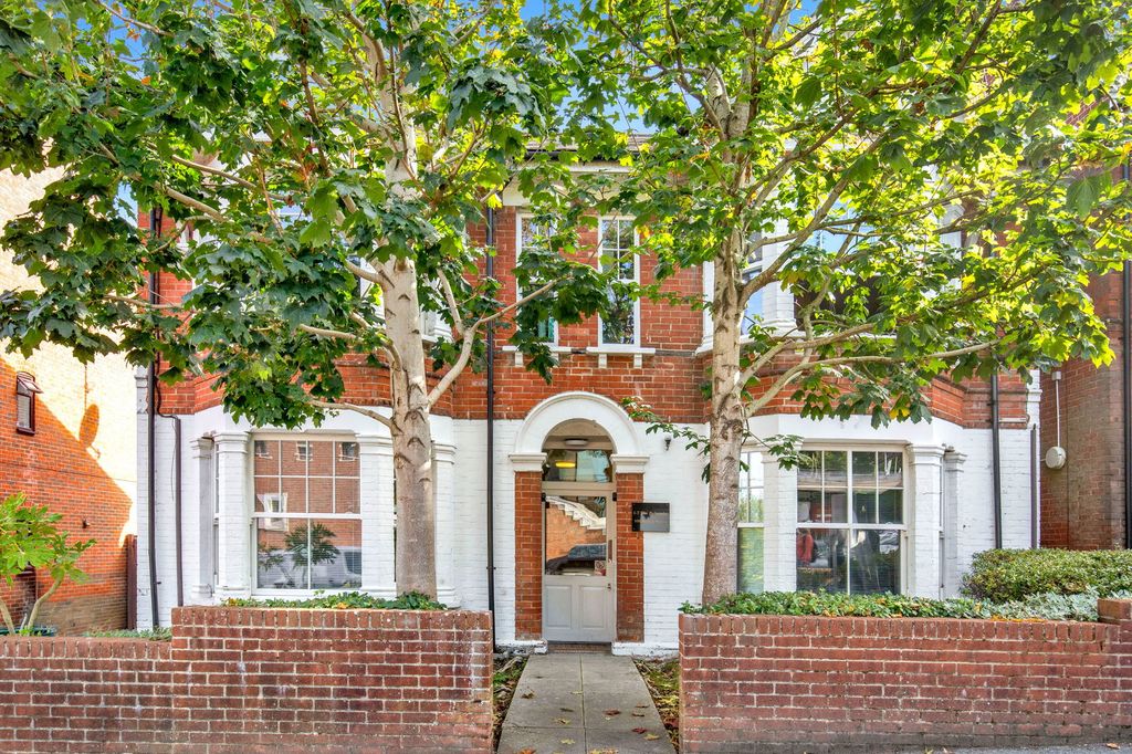 Property photo 1 of 10