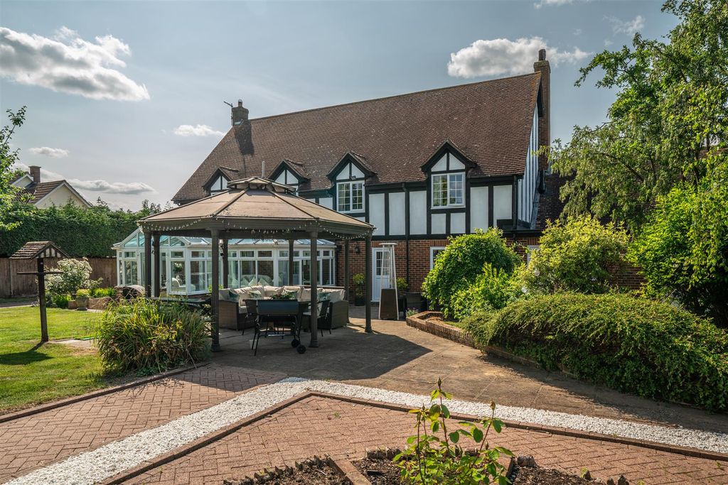 Property photo 1 of 40 Large Mature Garden