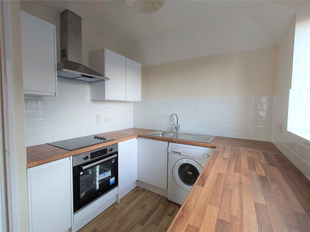 Property photo 2 of 5 Kitchen