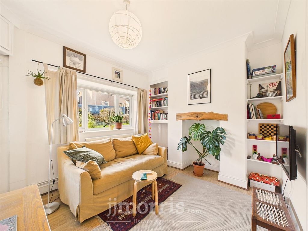 Property photo 3 of 16 Cam02122G0-Pr0389-Still013.Jpg