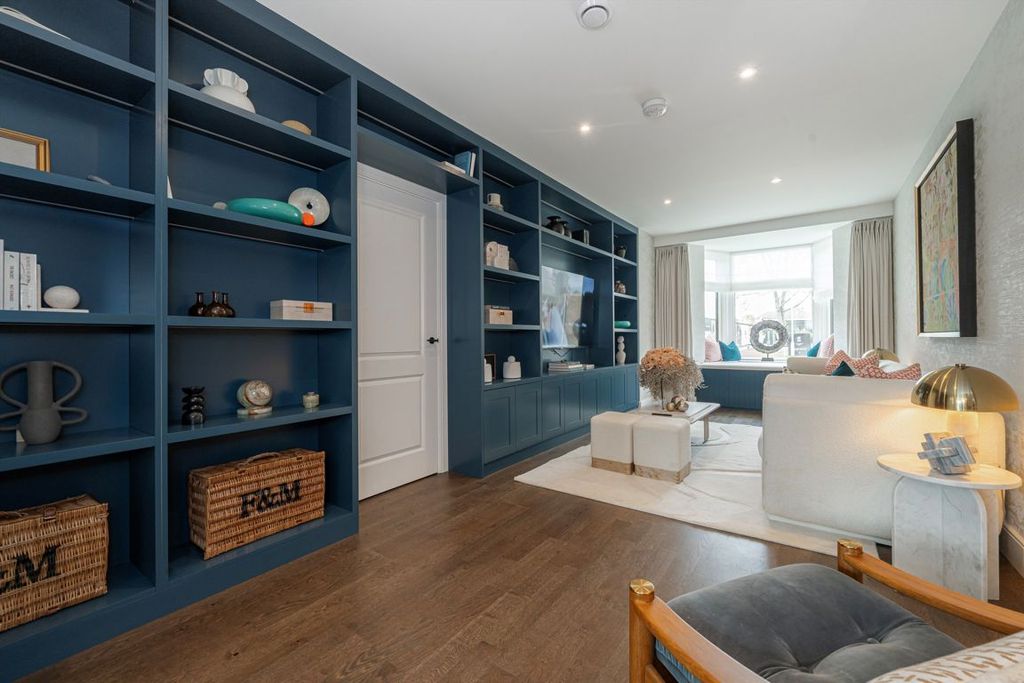 Property photo 2 of 8