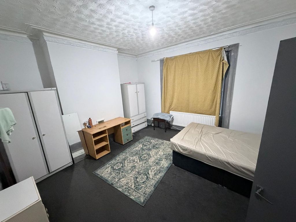 Property photo 2 of 3