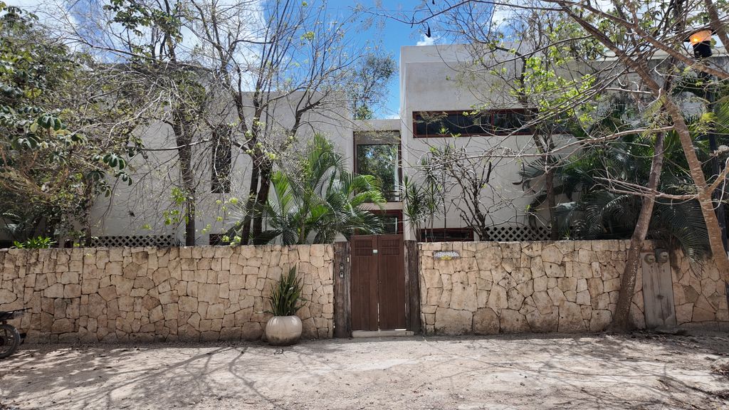 Property photo 2 of 47