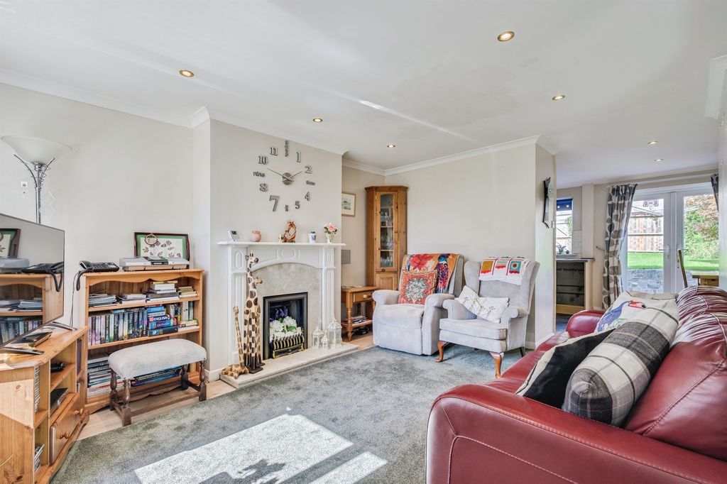 Property photo 2 of 17