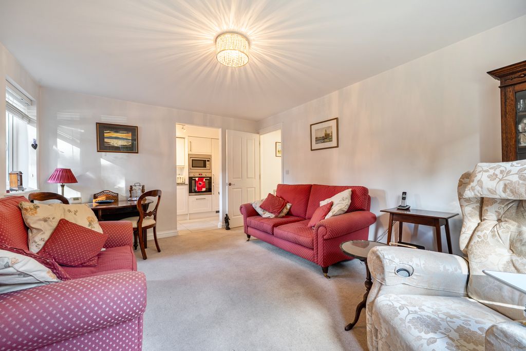 Property photo 2 of 17 Picture No. 11