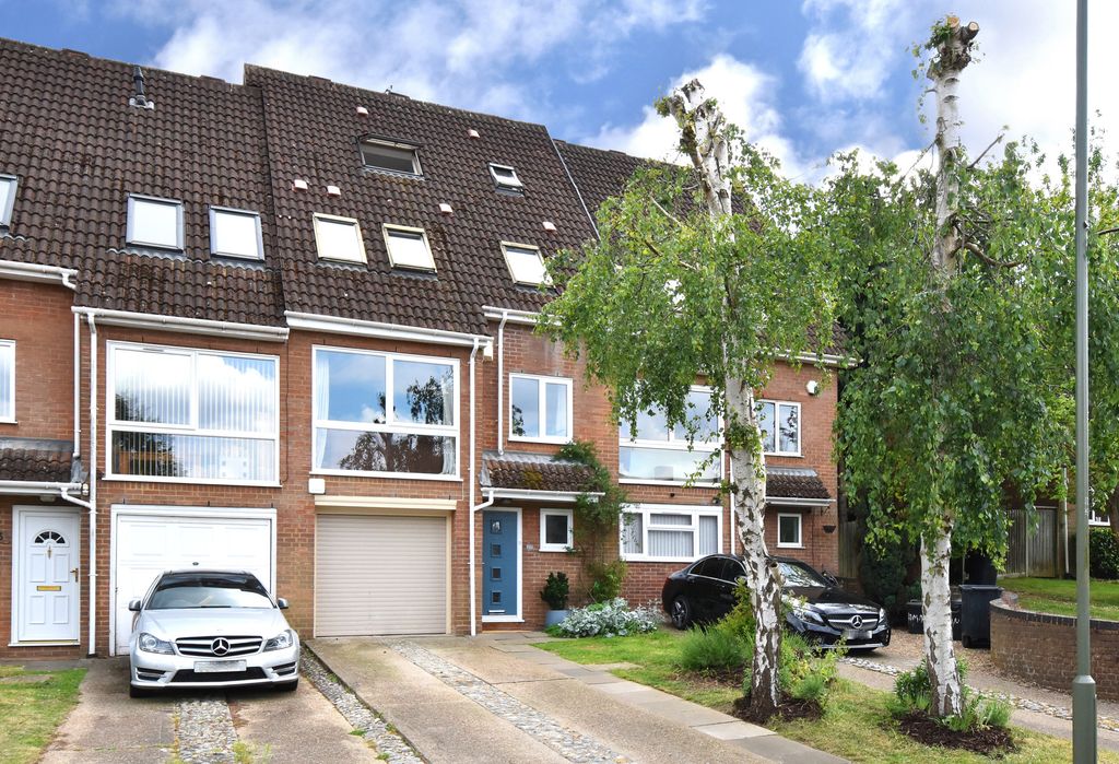 Property photo 1 of 18