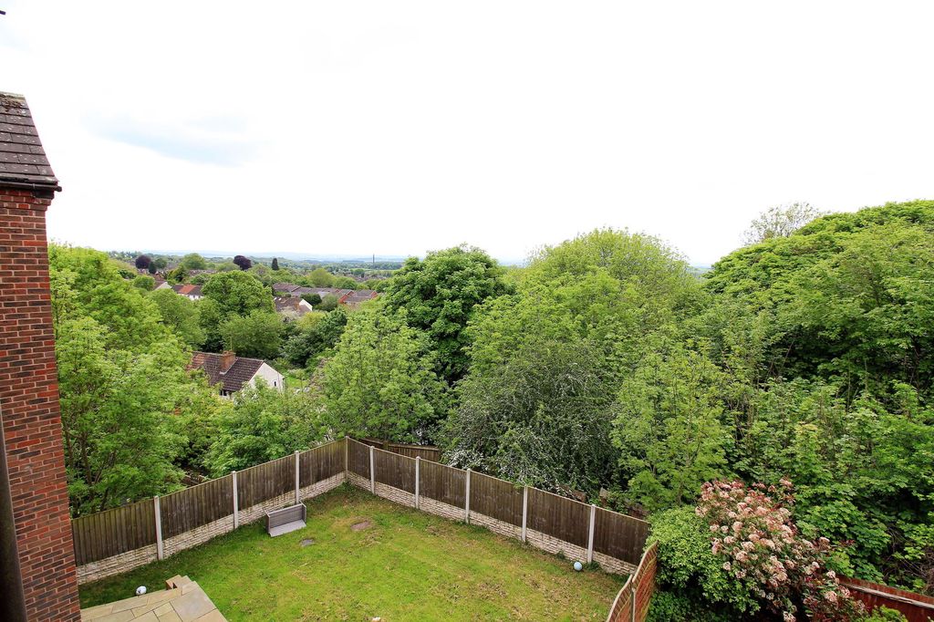 Property photo 2 of 30