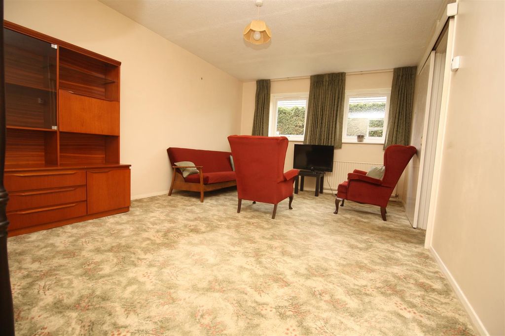 Property photo 2 of 12 1 Mikern Lounge A.Jpg