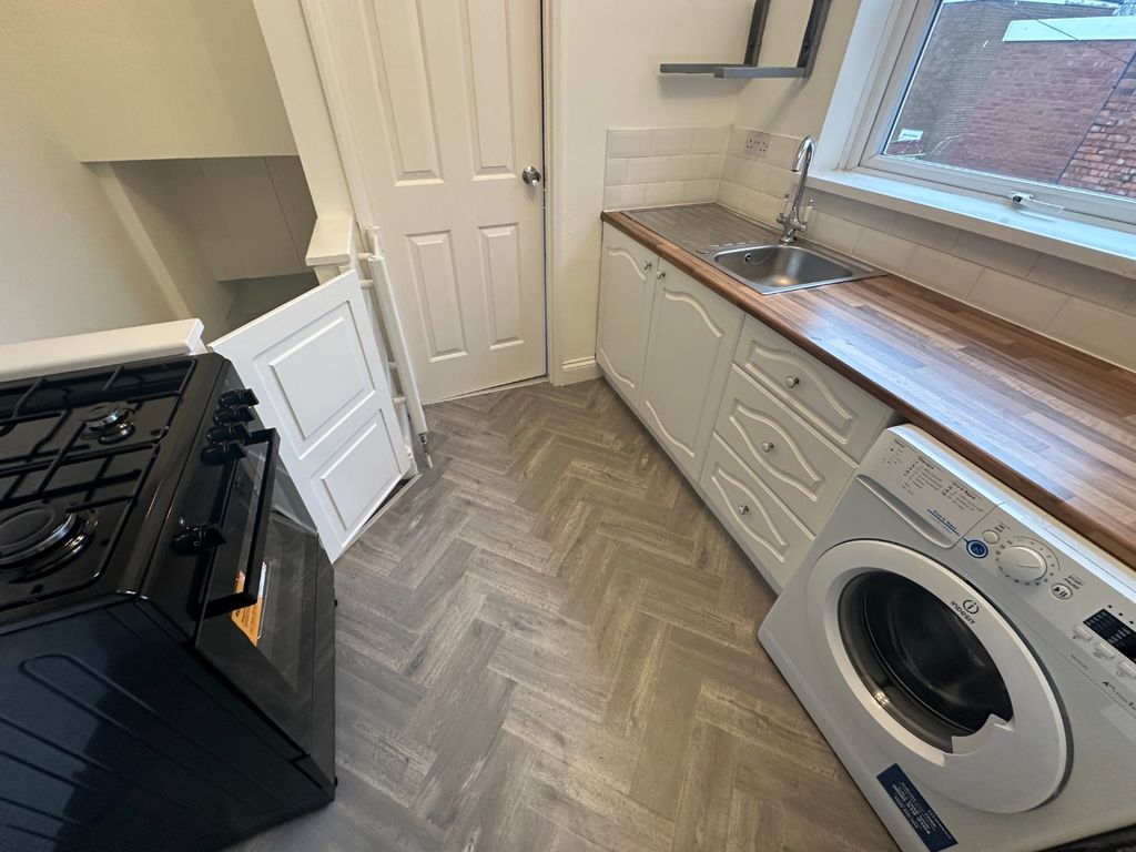 Property photo 3 of 13 4501752