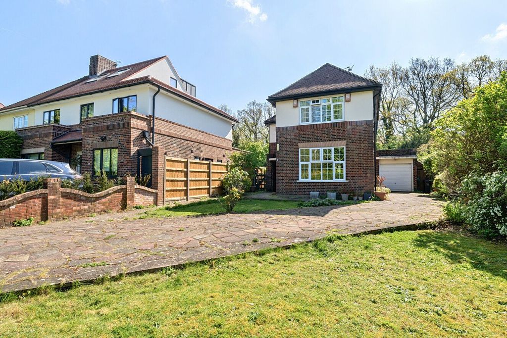 Property photo 1 of 18 Picture No. 12