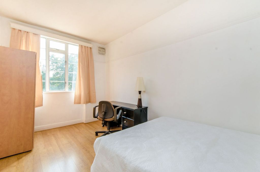 Property photo 1 of 3