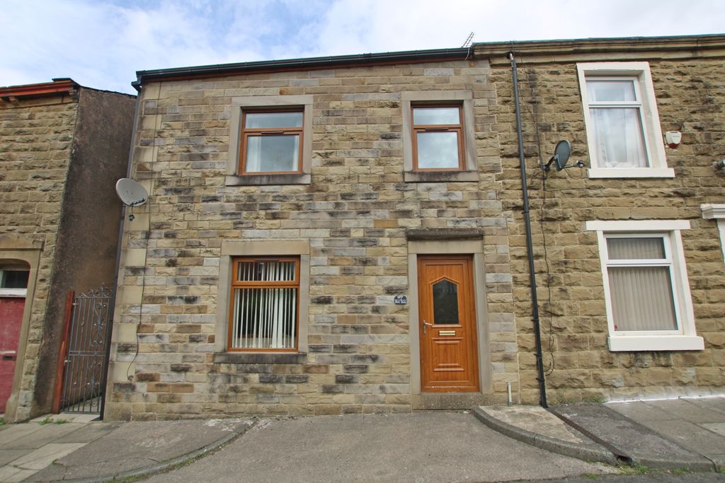 Property photo 1 of 12 1