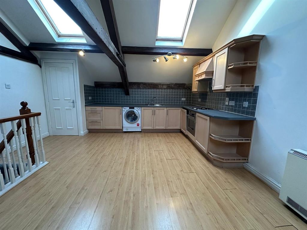 Property photo 3 of 11 d8040023-Eba8-4176-Bd97-82321dc19Ed4.Jpeg