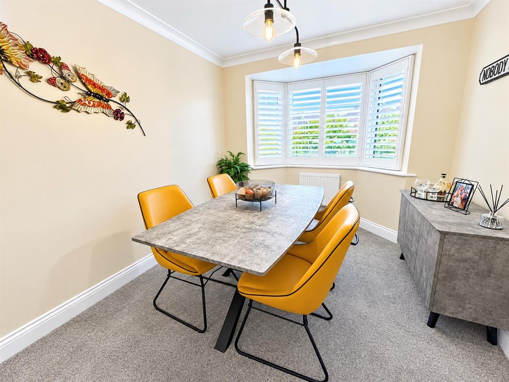 Property photo 3 of 25 Dining Room