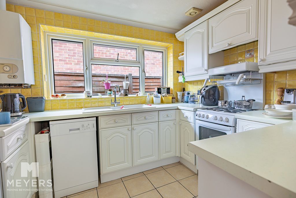 Property photo 3 of 14