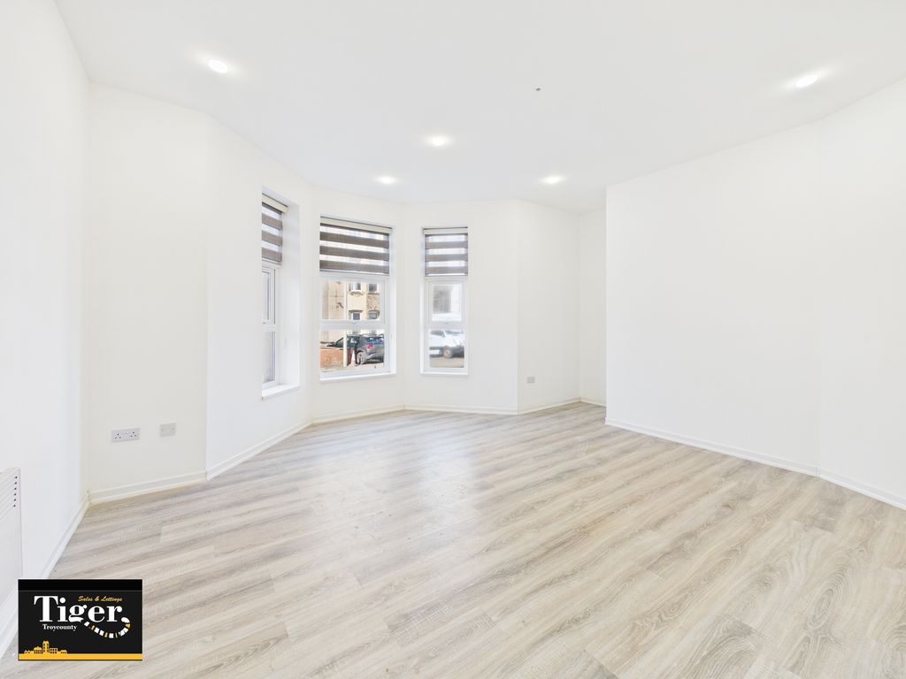 Property photo 2 of 9 Cam03440G0-Pr0560-Still020