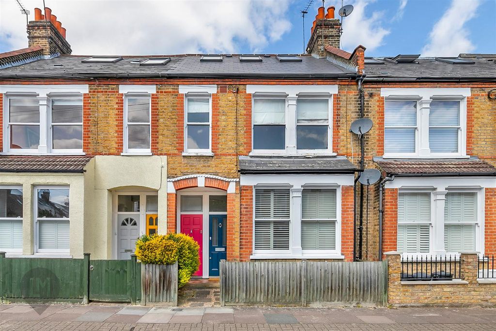 Property photo 1 of 7 Balvernie Grove